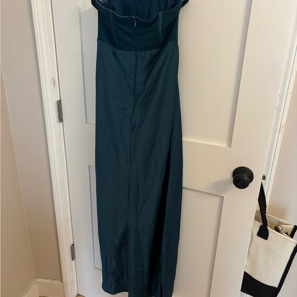 Elegant Teal Strapless Dress with Sleek Silhouette - Picture 2 of 5